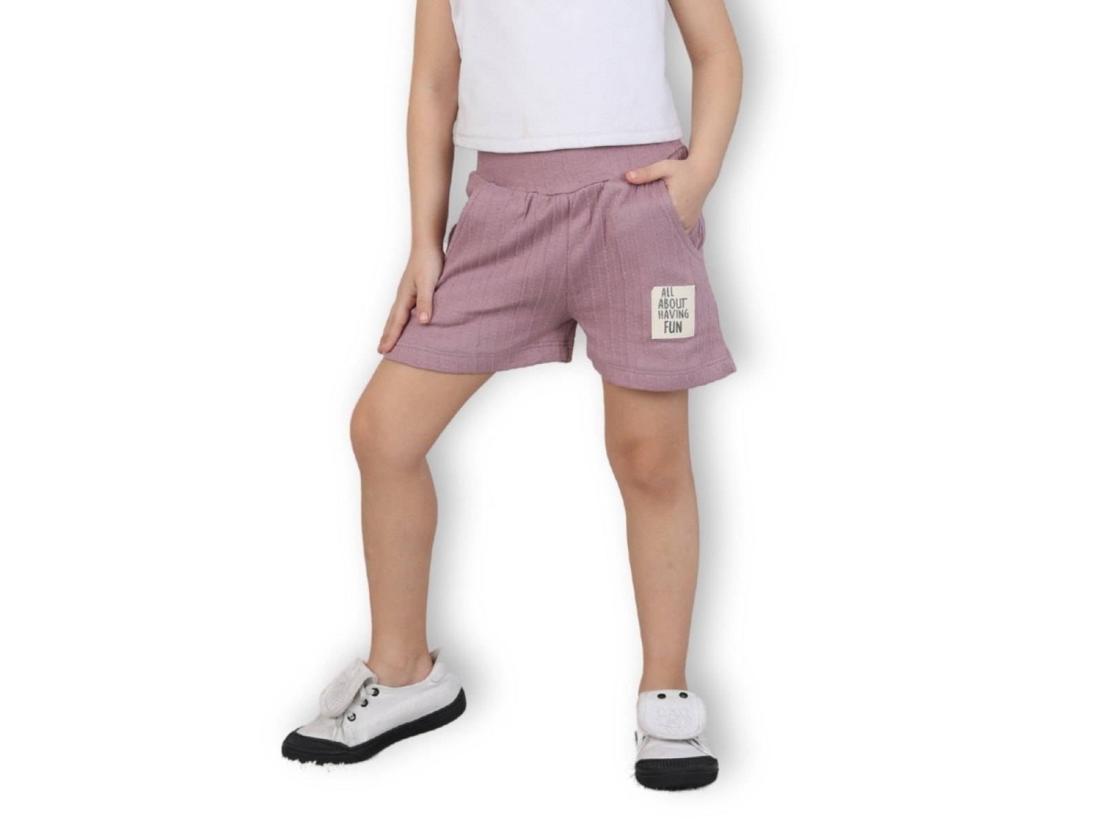 5/8 YAŞ KIZ ŞORT CEPLİ KRİNKIL KUMAŞ